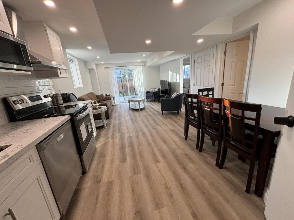 One-Bedroom Unit At Vista Hill ウォータールー エクステリア 写真